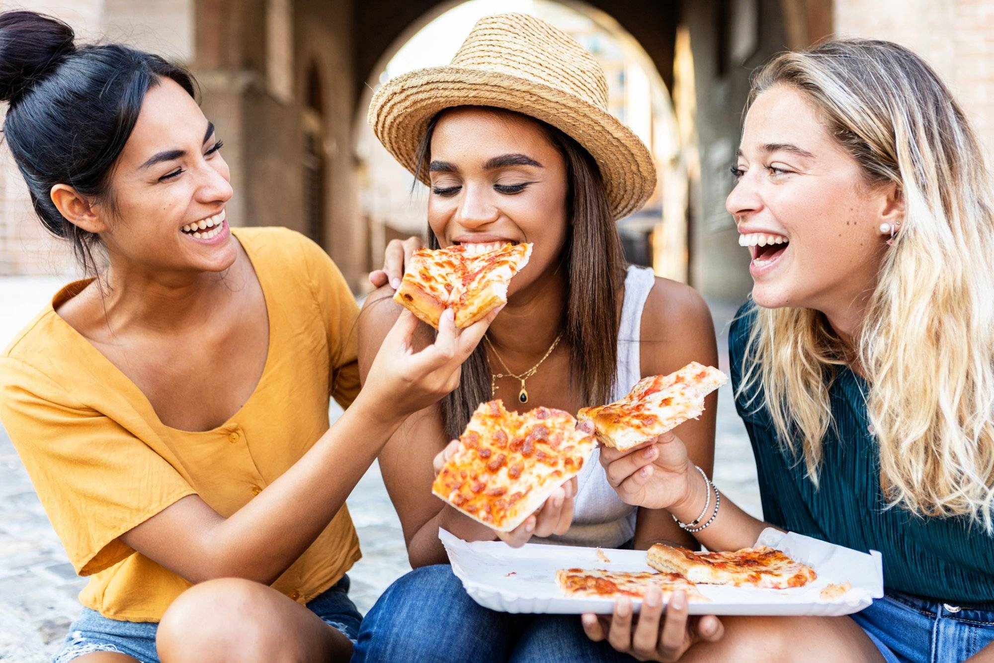 Discover the Authentic Taste of Saruzzo's New York Pizzeria Friendswood